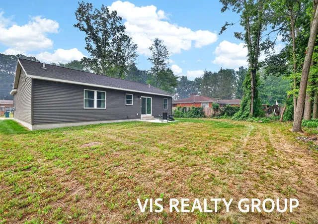 Photo 3 of Single family home for sale at 3685 Waalkes St, Norton Shores, MI 49444 | MLS# 71026037212 | Listing updated on 2026-09-18