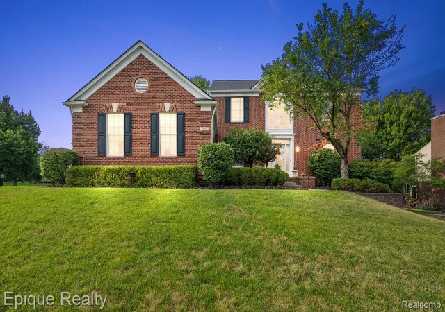Single family home for sale at 1909 Catlin Dr, Rochester, MI 48306 | MLS# 20261055928 | Listing updated on 2026-08-08