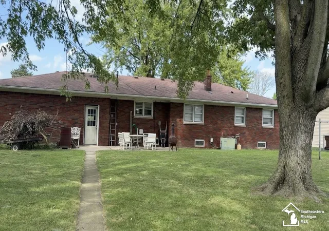 Photo 2 of Single family home for sale at 5023 W Albain Rd, Monroe, MI 48161 | MLS# 57050215516 | Listing updated on 2026-07-30