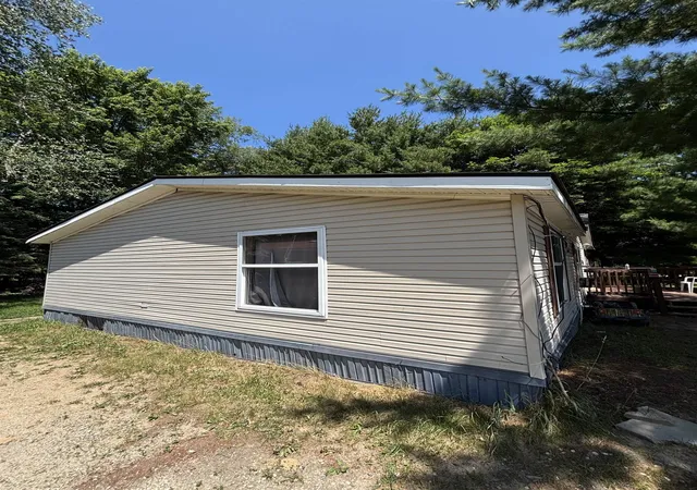 Photo 4 of Single family home for sale at 2237 Ranae St, Croswell, MI 48422 | MLS# 58050215515 | Listing updated on 2026-07-20