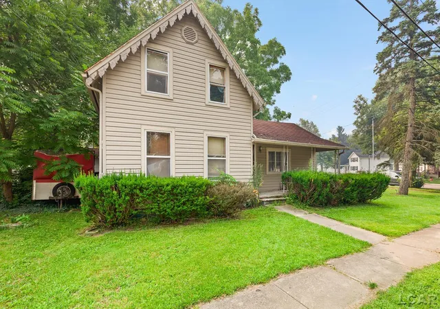 Photo 2 of Single family home for sale at 306 Summer St, Adrian, MI 49221 | MLS# 56050215520 | Listing updated on 2026-07-20