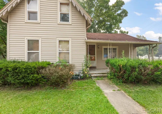 Photo 3 of Single family home for sale at 306 Summer St, Adrian, MI 49221 | MLS# 56050215520 | Listing updated on 2026-07-20