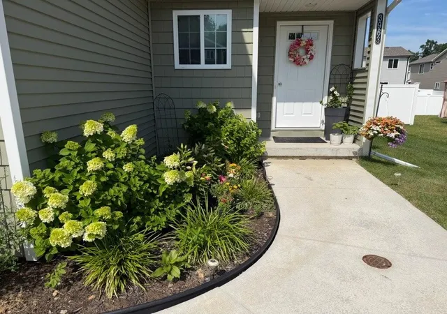Photo 2 of Condo for sale at 3963 Lotus Landing Cir, Waterford, MI 48329 | MLS# 81026037233 | Listing updated on 2026-08-24