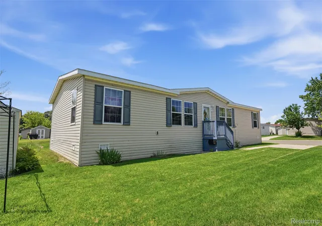 Photo 1 of Sale Pending at 11802 Stoneridge Ct, South Lyon, MI 48178 | MLS# 20261056001 | Listing updated on 2026-08-29