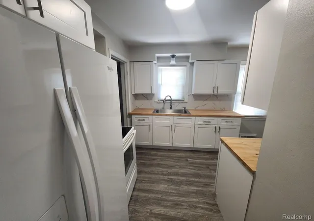 Photo 3 of Single family home for sale at 19552 Hamburg St, Detroit, MI 48205 | MLS# 20261056009 | Listing updated on 2026-07-27