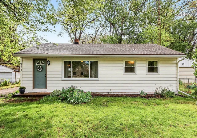1st image of 321 Snow Ave, Battle Creek, MI 49037 | MLS# 65026037240