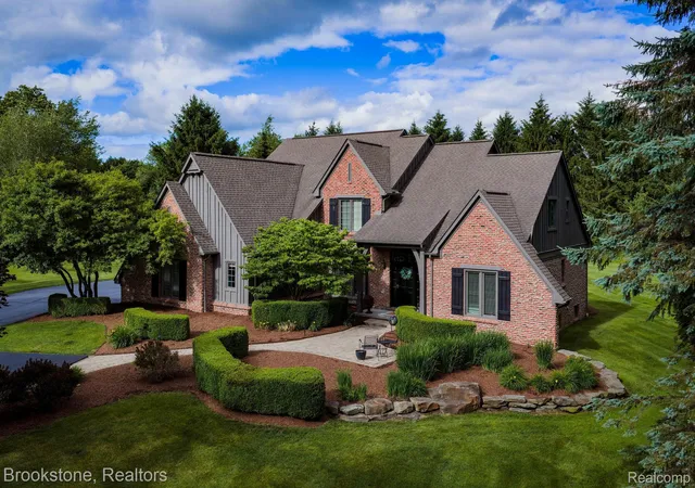 Photo 3 of Single family home for sale at 7768 Somerhill Ln, Clarkston, MI 48348 | MLS# 20261056025 | Listing updated on 2026-09-18
