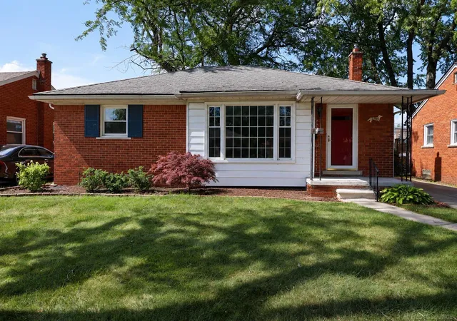 Photo 1 of Single family home for sale at 21101 Yale St, Saint Clair Shores, MI 48081 | MLS# 58050215533 | Listing updated on 2026-09-14