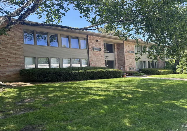 Photo 2 of Condo for sale at 340 Concord Pl, Bloomfield Hills, MI 48304 | MLS# 58050215536 | Listing updated on 2026-09-18