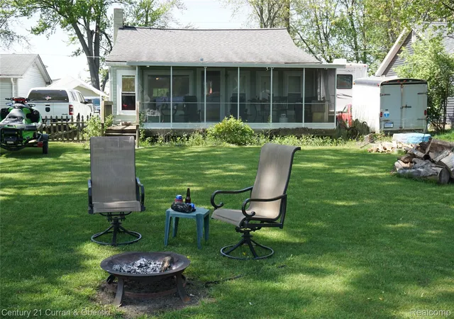 Photo 1 of Single family home for sale at 11853 Patterson Lake Dr, Pinckney, MI 48169 | MLS# 20261056041 | Listing updated on 2026-07-23