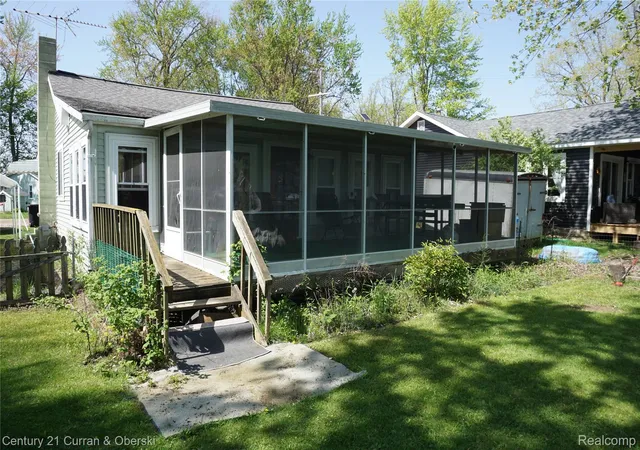 Photo 2 of Single family home for sale at 11853 Patterson Lake Dr, Pinckney, MI 48169 | MLS# 20261056041 | Listing updated on 2026-07-23