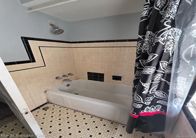 Photo 3 of Single family home for sale at 8728 7 Mile Rd, Detroit, MI 48221 | MLS# 20261056052 | Listing updated on 2026-09-25