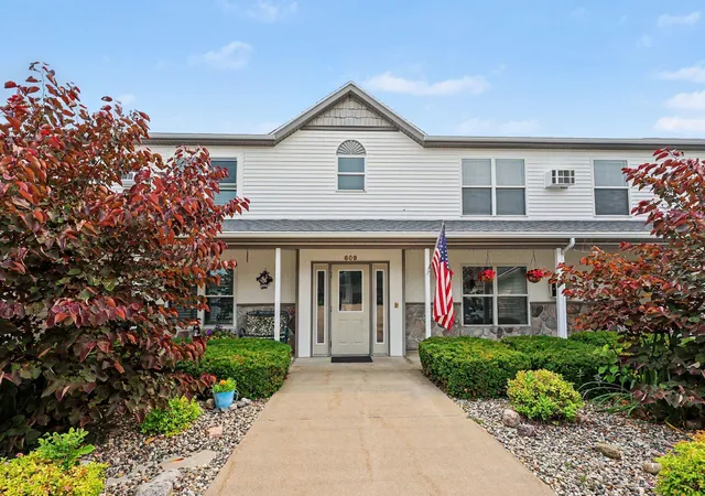 1st image of 609 Trinity Dr #4, Caledonia, MI 49316 | MLS# 71026037253