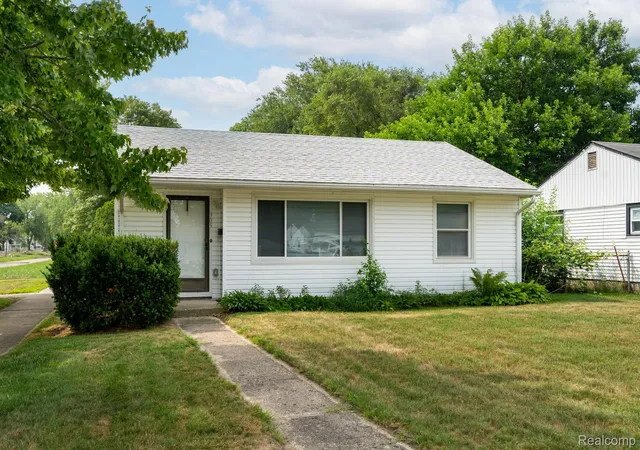Photo 1 of Single family home for sale at 905 Sprague Ave, Madison Heights, MI 48071 | MLS# 20261056054 | Listing updated on 2026-07-22