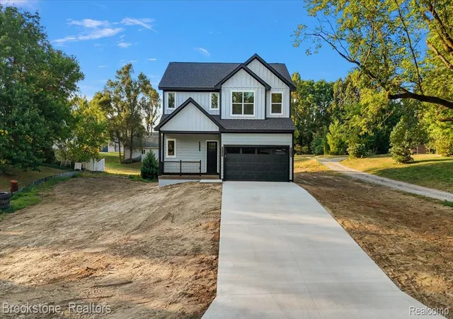 3rd image of 3080 W Newberry Rd, Waterford, MI 48329 | MLS# 20261056057