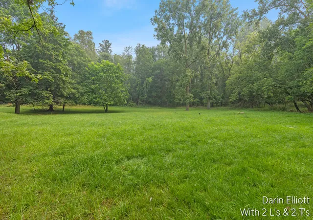 3rd image of 2110 Worden St, Lansing, MI 48910 | MLS# 65026037255