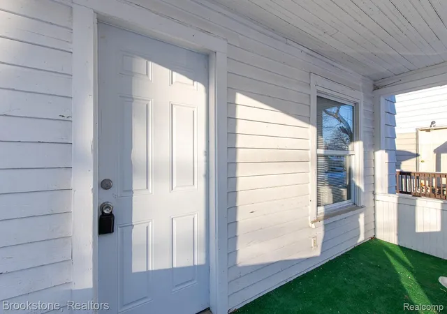 Photo 2 of Single family home for sale at 54 Hudson Ave, Pontiac, MI 48342 | MLS# 20261056072 | Listing updated on 2026-07-22
