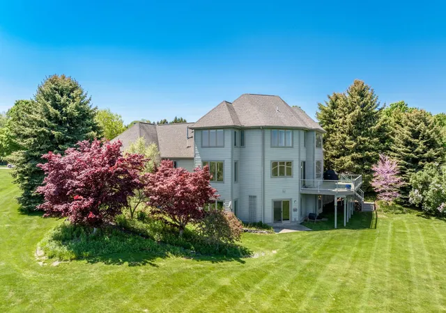 Photo 3 of Single family home for sale at 7852 Underwood Ridge, Traverse City, MI 49686 | MLS# 78080071279 | Listing updated on 2026-09-18
