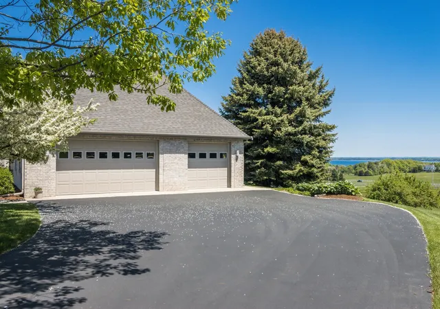 Photo 4 of Single family home for sale at 7852 Underwood Ridge, Traverse City, MI 49686 | MLS# 78080071279 | Listing updated on 2026-09-18