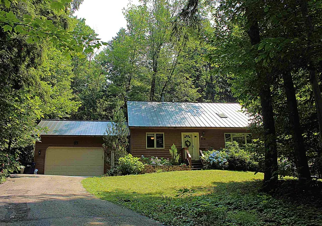 2nd image of 8131 Hillside Dr, Traverse City, MI 49685 | MLS# 78080071281