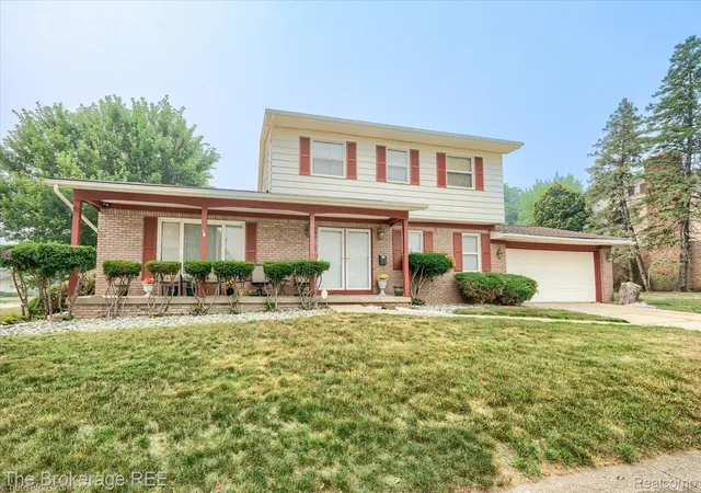 Photo 2 of Single family home for sale at 1401 Eldorado Dr, Flint, MI 48504 | MLS# 20261056079 | Listing updated on 2026-08-21