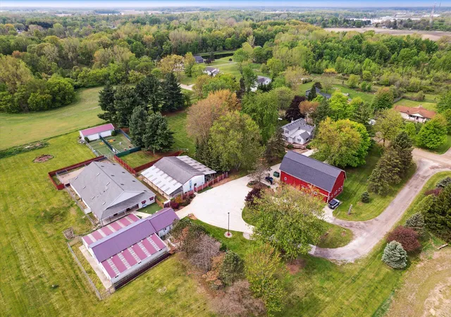 Photo 1 of Single family home for sale at 3650 Hogback Rd, Fowlerville, MI 48836 | MLS# 81026037263 | Listing updated on 2026-08-31