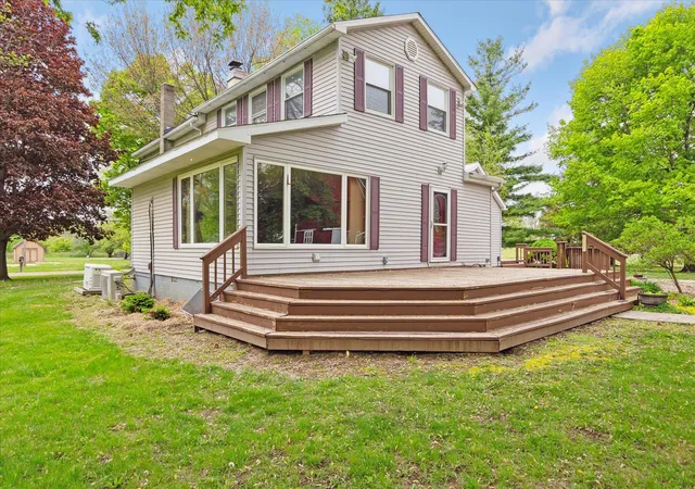 Photo 2 of Single family home for sale at 3650 Hogback Rd, Fowlerville, MI 48836 | MLS# 81026037263 | Listing updated on 2026-08-31