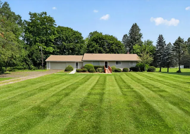 Photo 1 of Single family home for sale at 6720 Horton Rd, Jackson, MI 49201 | MLS# 55026037264 | Listing updated on 2026-09-17