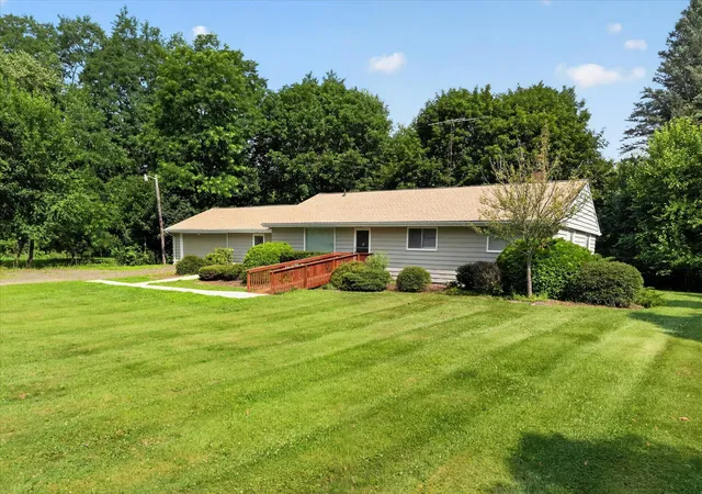 Photo 3 of Single family home for sale at 6720 Horton Rd, Jackson, MI 49201 | MLS# 55026037264 | Listing updated on 2026-09-17