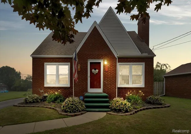 Photo 1 of Sale Pending at 5947 Edgewood Blvd, Monroe, MI 48161 | MLS# 20261056083 | Listing updated on 2026-08-09