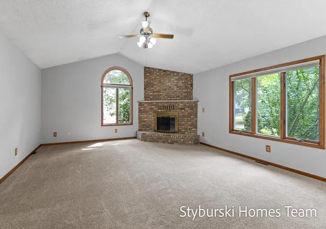 4th image of 19127 W Spring Lake Rd, Spring Lake, MI 49456 | MLS# 71026037270