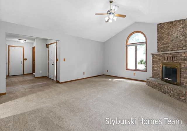 5th image of 19127 W Spring Lake Rd, Spring Lake, MI 49456 | MLS# 71026037270