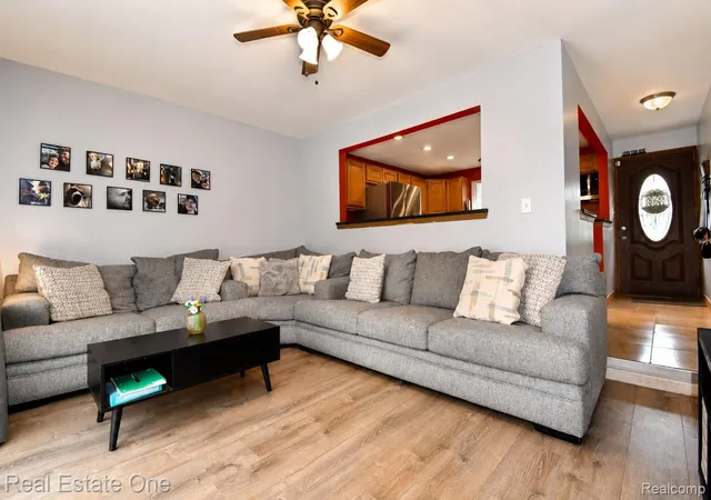 4th image of 15404 Colbert St, Romulus, MI 48174 | MLS# 20261056086