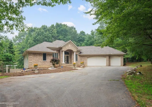 1st image of 1268 Hidden View Dr, Lapeer, MI 48446 | MLS# 58050215562