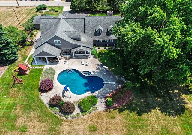 2nd image of 115 Golfside Dr, Alma, MI 48801 | MLS# 79080071284