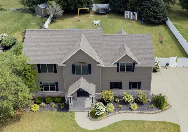 2nd image of 2053 Joni Ln, Stevensville, MI 49127 | MLS# 69026037282