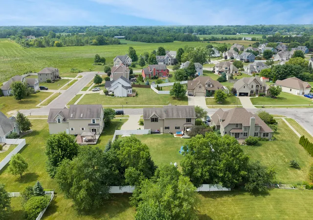 Photo 3 of Single family home for sale at 2053 Joni Ln, Stevensville, MI 49127 | MLS# 69026037282 | Listing updated on 2026-08-28