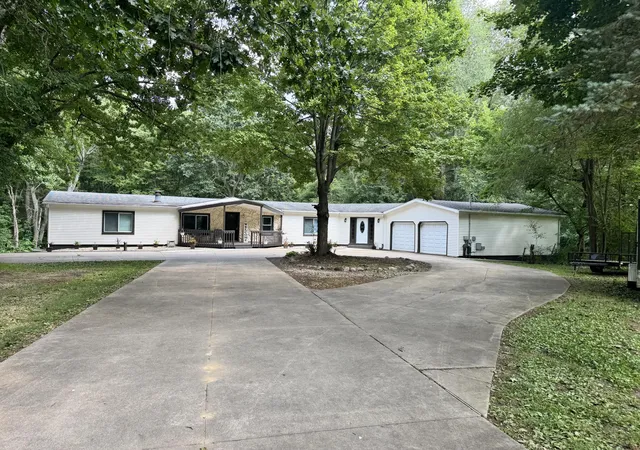3rd image of 2888 Lyons Ave, Kalamazoo, MI 49048 | MLS# 69026037283
