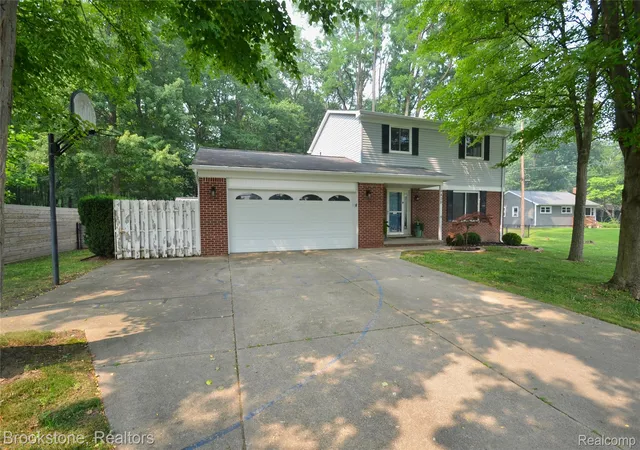 Photo 1 of Sale Pending at 4428 Fenmore Ave, Waterford, MI 48328 | MLS# 20261056097 | Listing updated on 2026-09-05