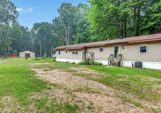 4th image of 8045 W 16 Mile, Bitely, MI 49309 | MLS# 67026037286