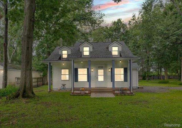 Photo 2 of Single family home for sale at 27769 Gilbert Dr, Warren, MI 48093 | MLS# 20261056105 | Listing updated on 2026-10-18