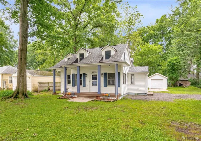 Photo 3 of Single family home for sale at 27769 Gilbert Dr, Warren, MI 48093 | MLS# 20261056105 | Listing updated on 2026-10-18