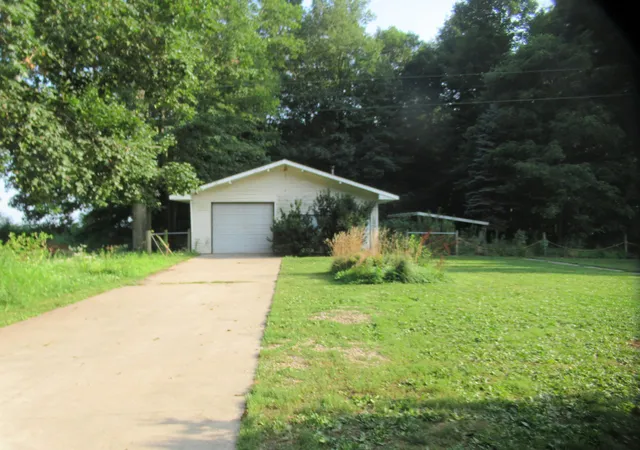 4th image of 20349 M 60, Cassopolis, MI 49031 | MLS# 69026037297