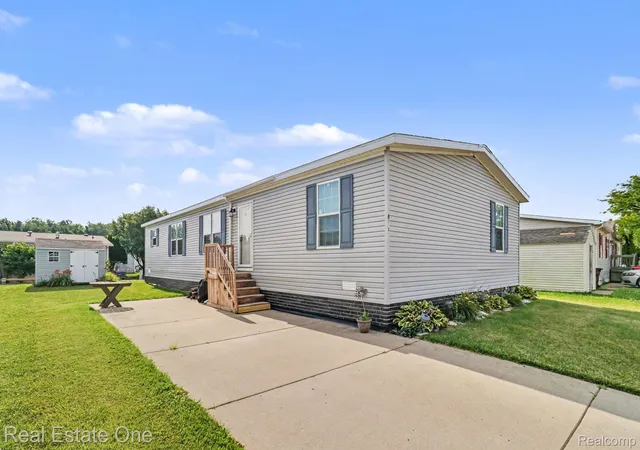 Photo 1 of Single family home for sale at 8516 Michael Dr, Newport, MI 48166 | MLS# 20261056116 | Listing updated on 2026-07-21
