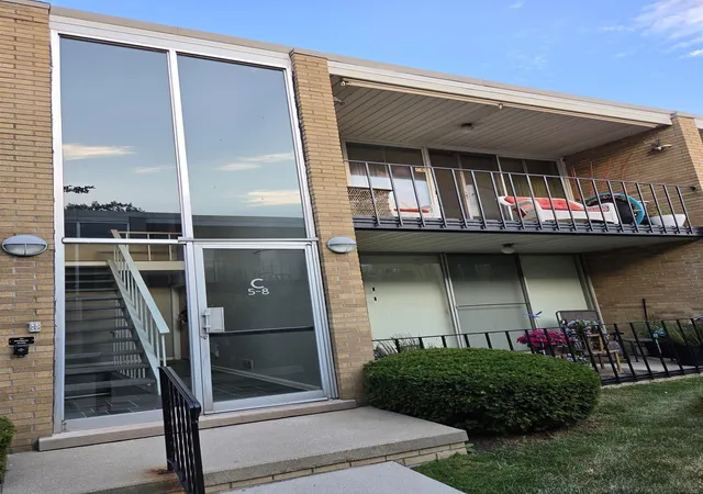 Photo 1 of Sale Pending at 28111 Jefferson Ave, Saint Clair Shores, MI 48081 | MLS# 58050215576 | Listing updated on 2026-08-27