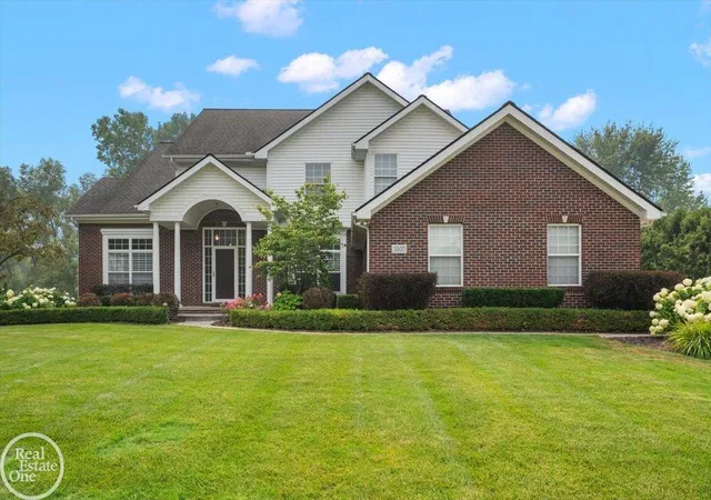 Photo 3 of Single family home for sale at 3800 May Ctr Rd, Lake Orion, MI 48360 | MLS# 58050215577 | Listing updated on 2026-07-21