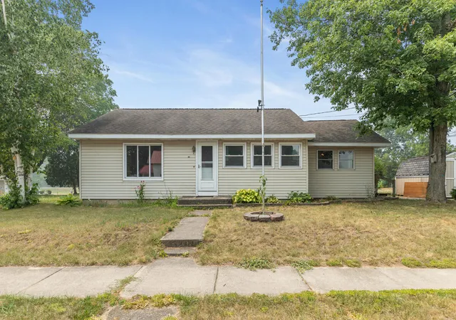 1st image of 156 Stearns St, Barryton, MI 49305 | MLS# 72026037300