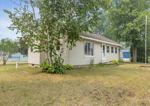2nd image of 156 Stearns St, Barryton, MI 49305 | MLS# 72026037300