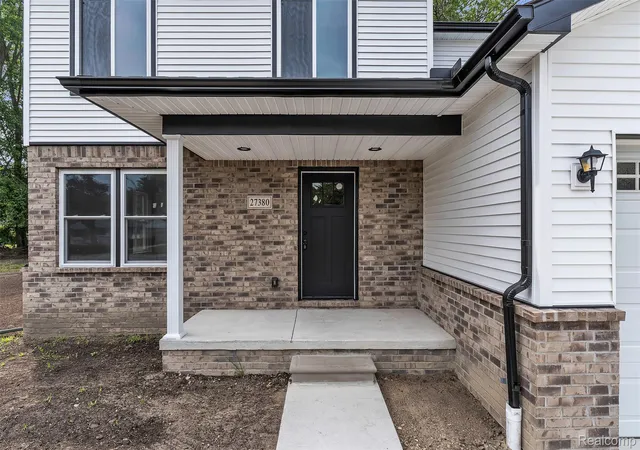 Photo 4 of Single family home for sale at 27380 Leroy St, Taylor, MI 48180 | MLS# 20261056146 | Listing updated on 2026-09-15