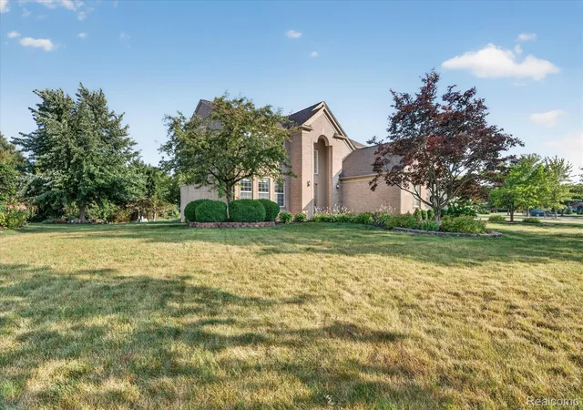 2nd image of 525 Springfield Dr, Canton, MI 48188 | MLS# 20261056163